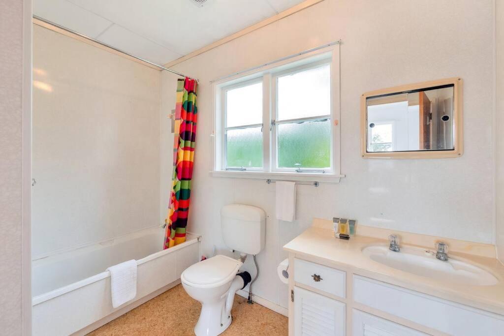 Little Self-Contained 1BR w Netflix - Parking photo