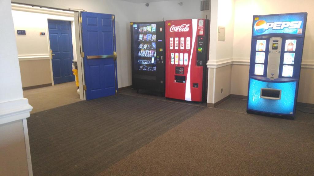 InTown Suites Extended Stay Minneapolis MN - Coon Rapids photo