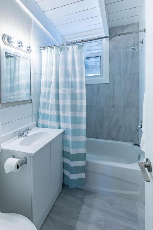 Boutique Suite #6 photo
