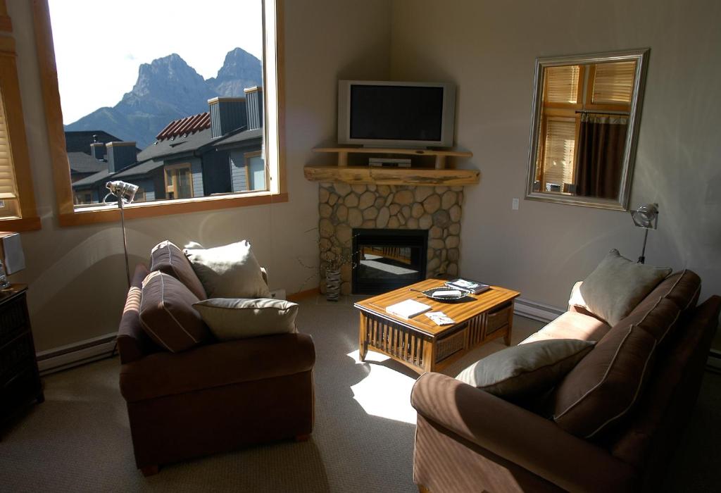 Apartment 407, Contemporary Decor, Canmore