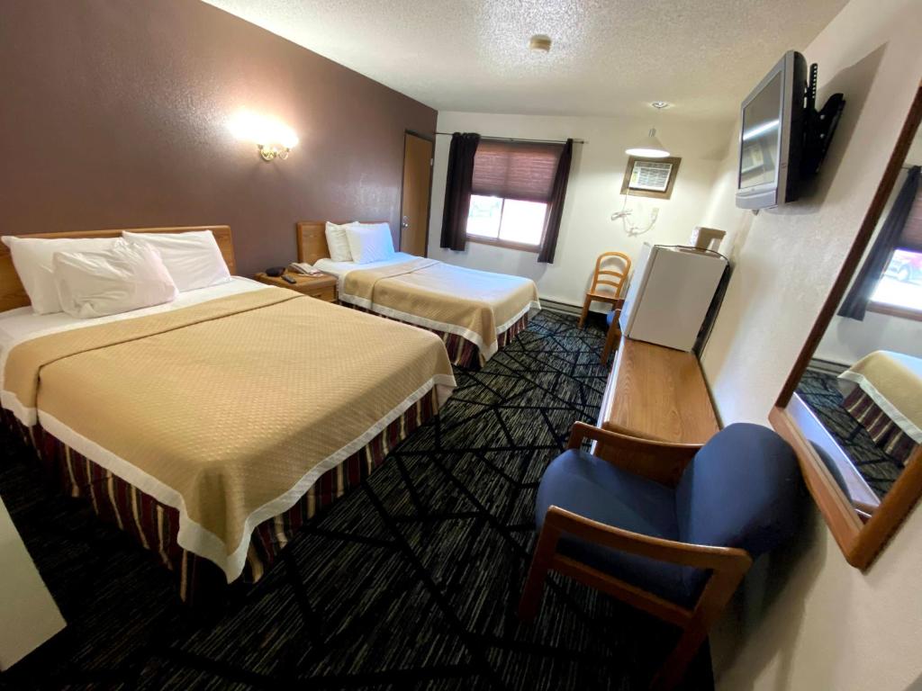 Woodland Inn &amp; Suites — Hotel in Medford (WI)