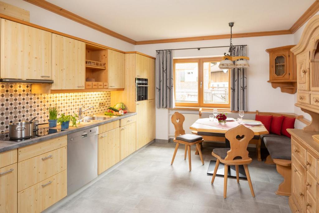 "Ferienwohnung Anna" - Annehmlichkeiten von 4-Sterne Familien-und Wellnesshotel Viktoria können mitgenutzt werden - 3