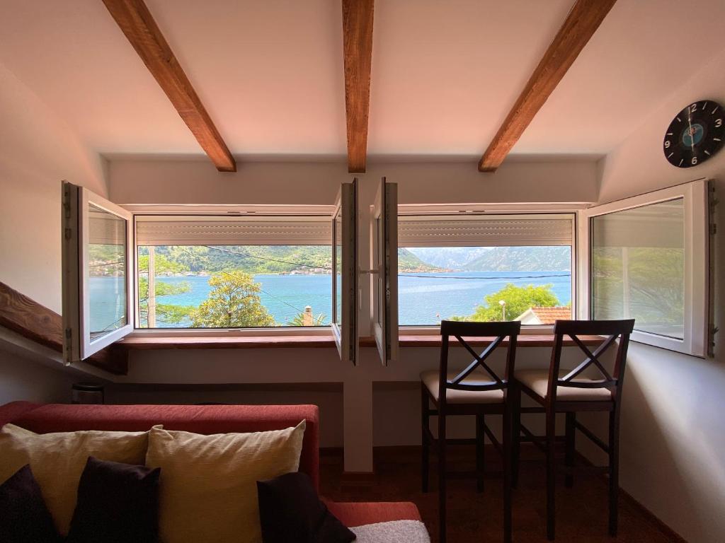 Sunny Bay Apartments — Hotel in Kotor