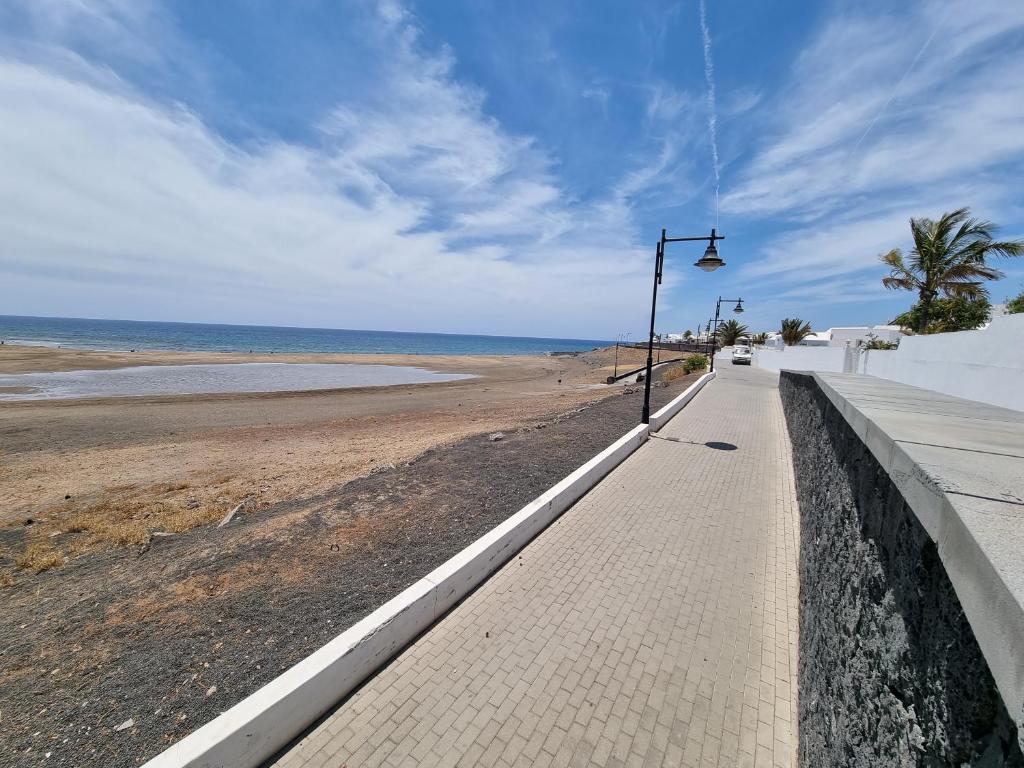 Luxury Coral Beach first line of the sea - 5