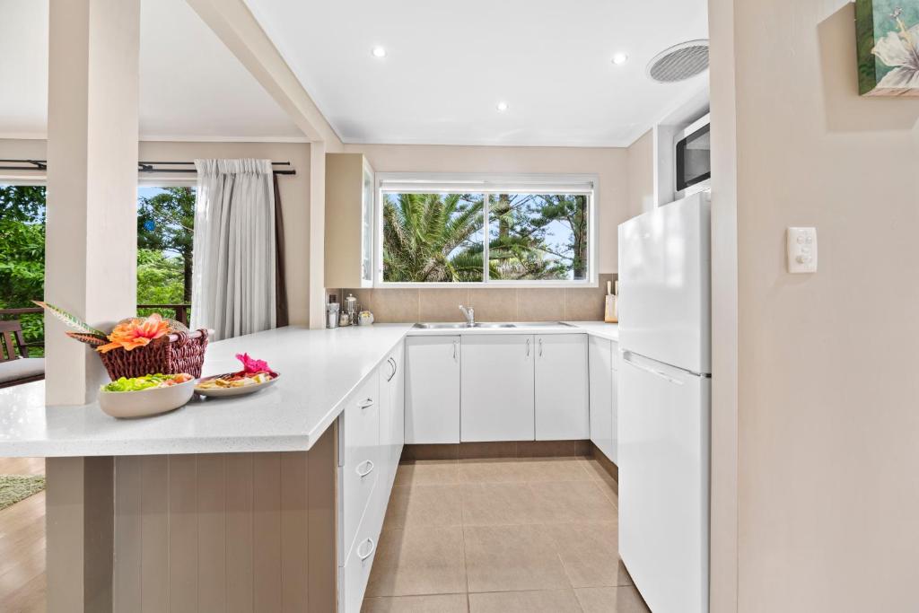 Kitchen, Broad Leaf Villas in Norfolk Island