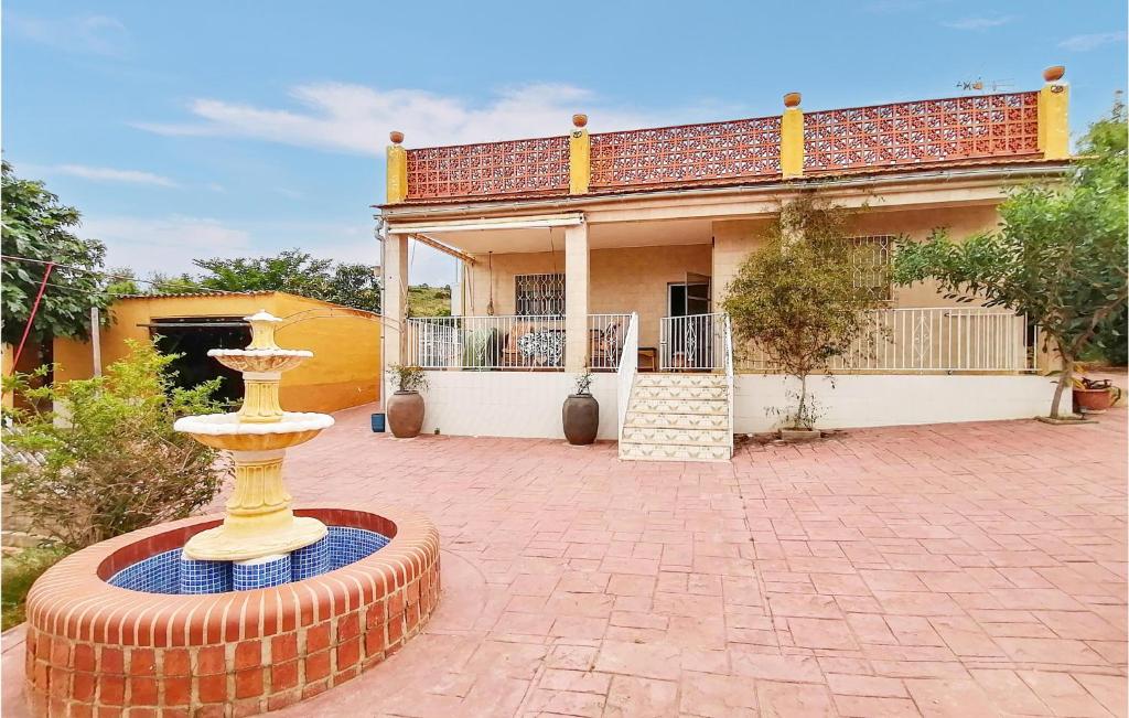 Stunning home in Liria with 4 Bedrooms, WiFi and Swimming pool
