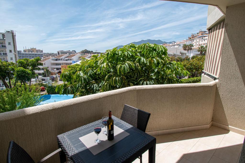 BENAL BEACH Superb Beach front 1 Bedroom Apartment, Sleeps 5 - 1