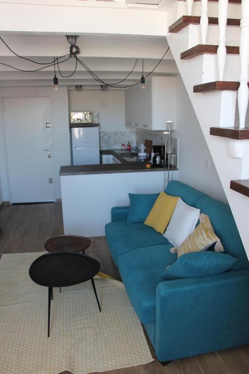 SUPERBE DUPLEX avec Vue imprenable sur le VIEUX PORT - 2