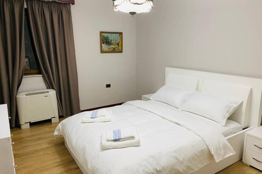 Stela's Apartment — Hotel in Korce