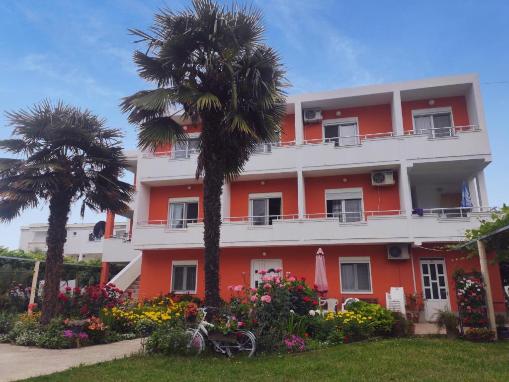 ROBI Apartments — Hotel in Ulcinj