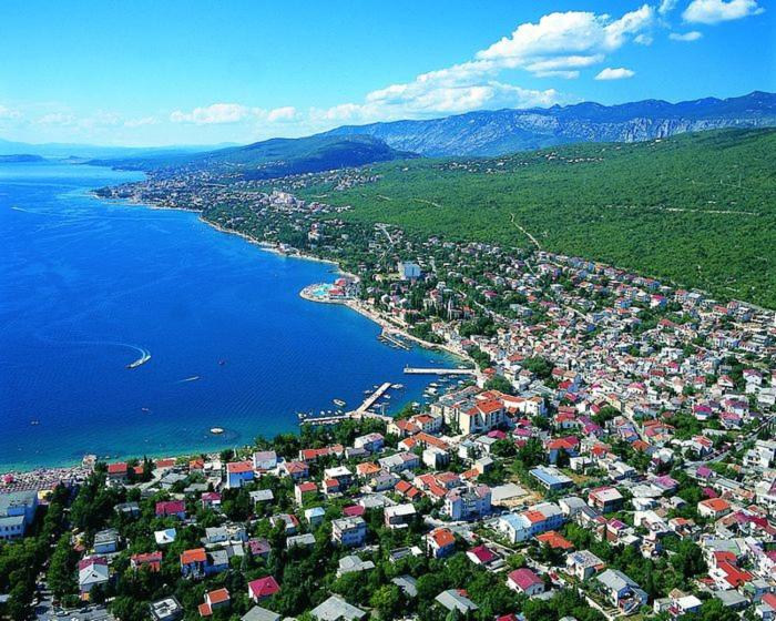 Apartment in Jadranovo with terrace, air conditioning, WiFi (4881-1), Jadranovo