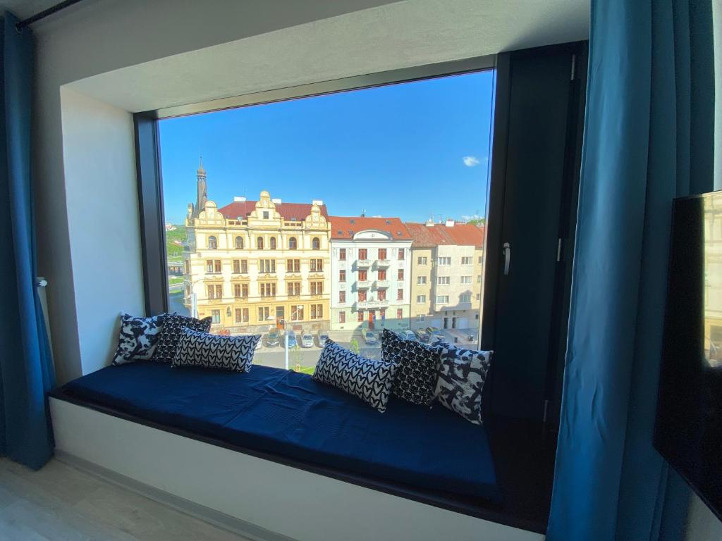 COZY STUDIO WITH GARAGE IN THE CITY CENTER photo