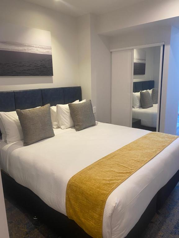 Ramada by Wyndham Wellington Taranaki Street photo