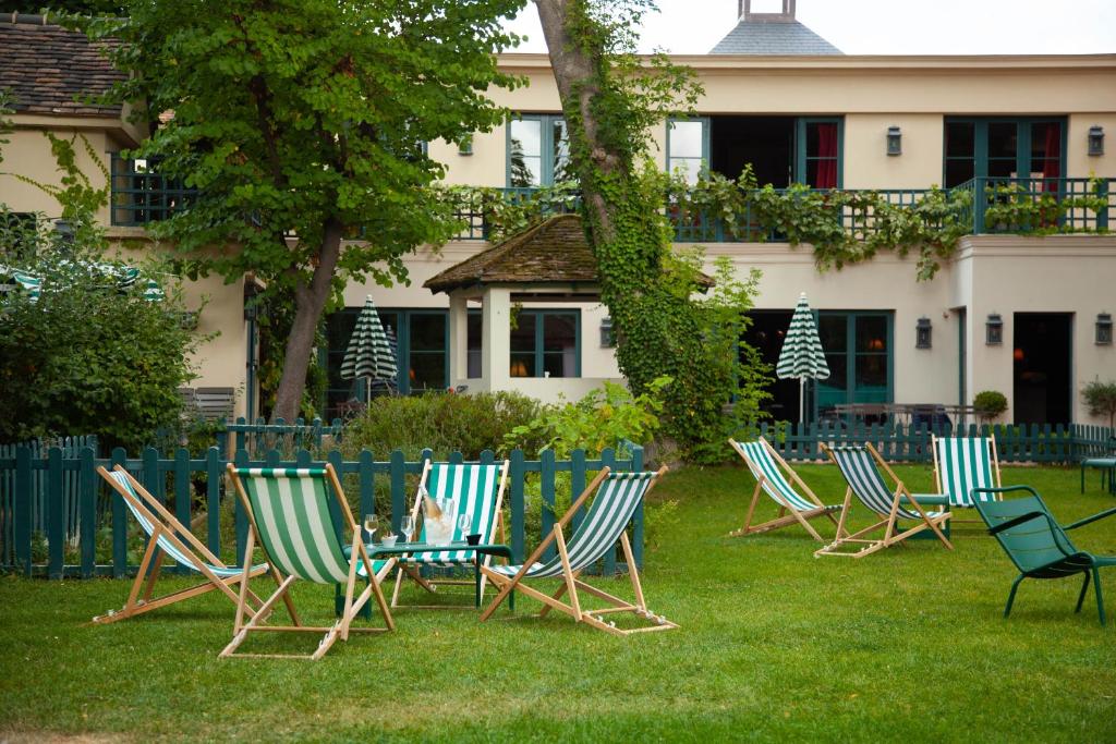 Exterior view, Le Fruit Défendu in Rueil-Malmaison