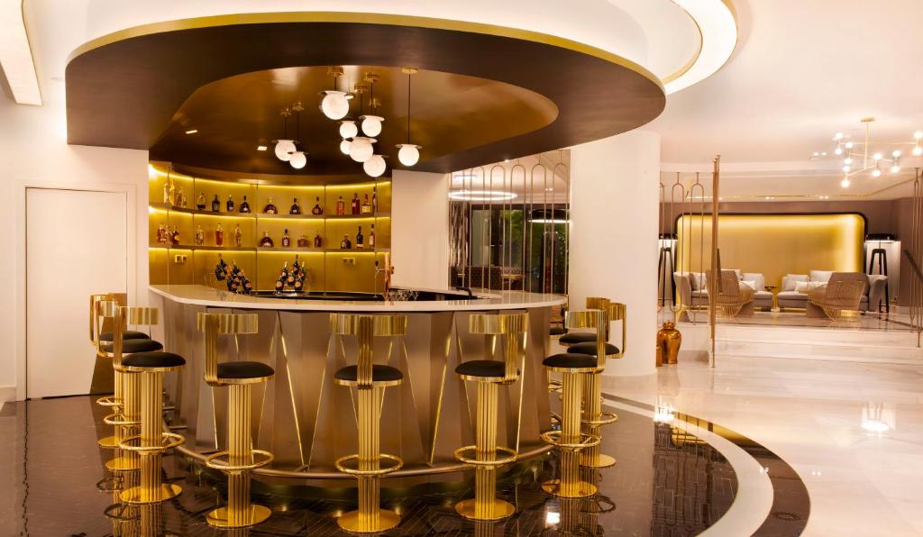 Bar/lounge