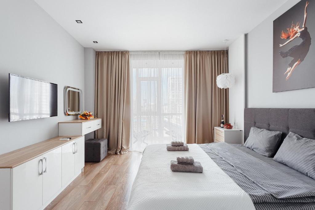 White Apartment in 12 Floor, Oděsa