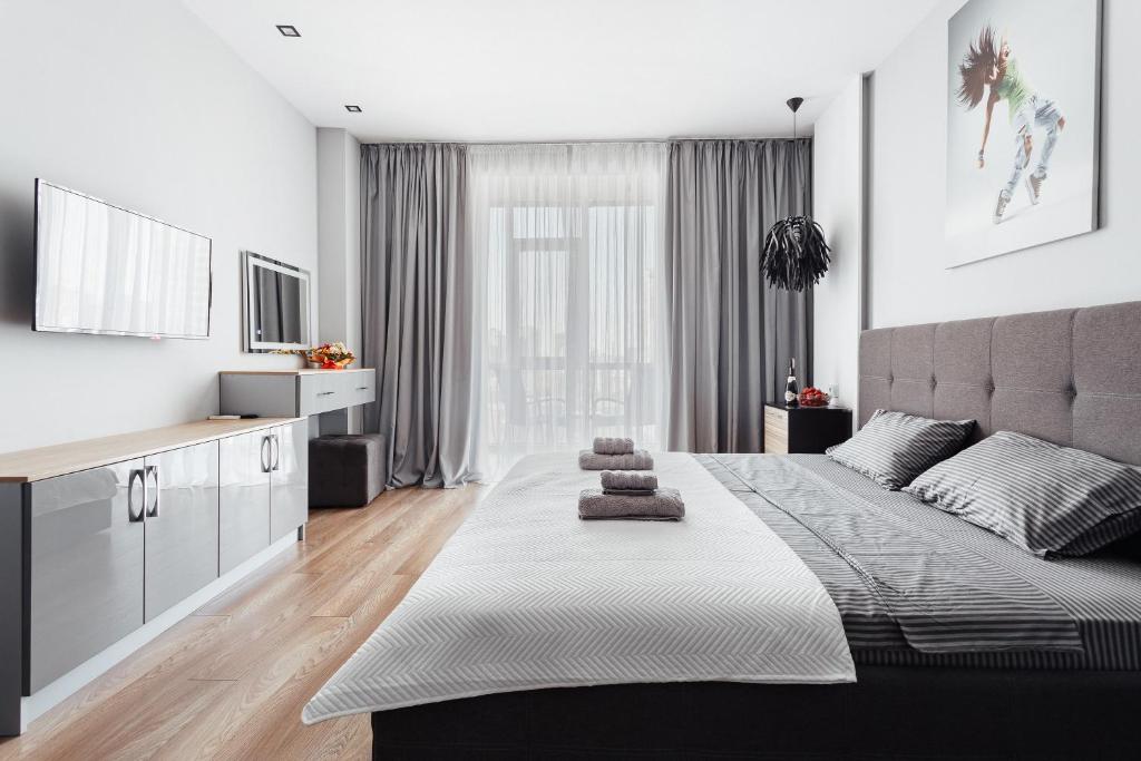 Grey Apartment in 14 floor, Oděsa