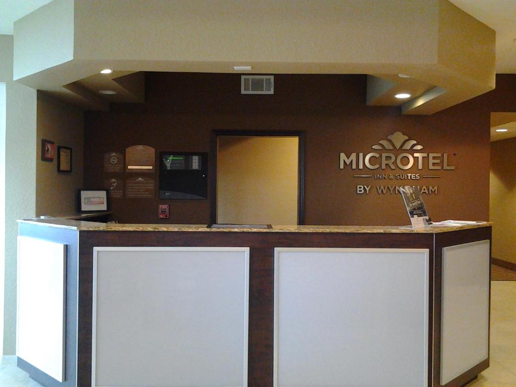 Microtel Inn & Suites by Wyndham Cotulla photo