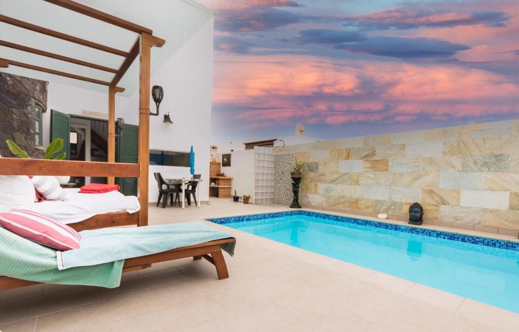 Romantico con piscina privada solo para ti — Hotel in Lanzarote