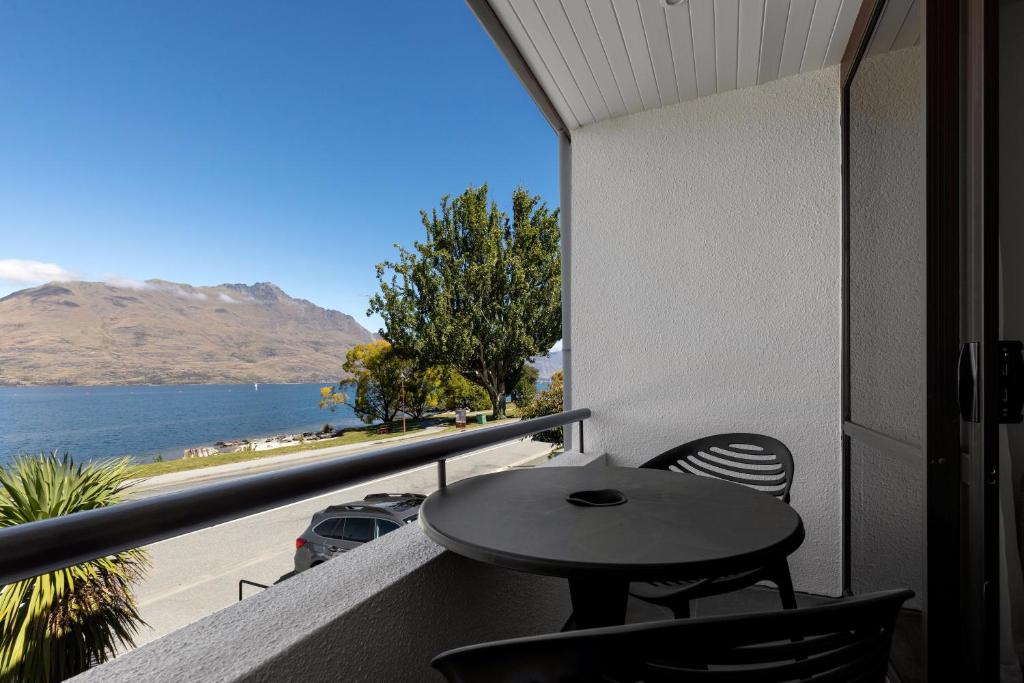 Queenstown House Lakeside