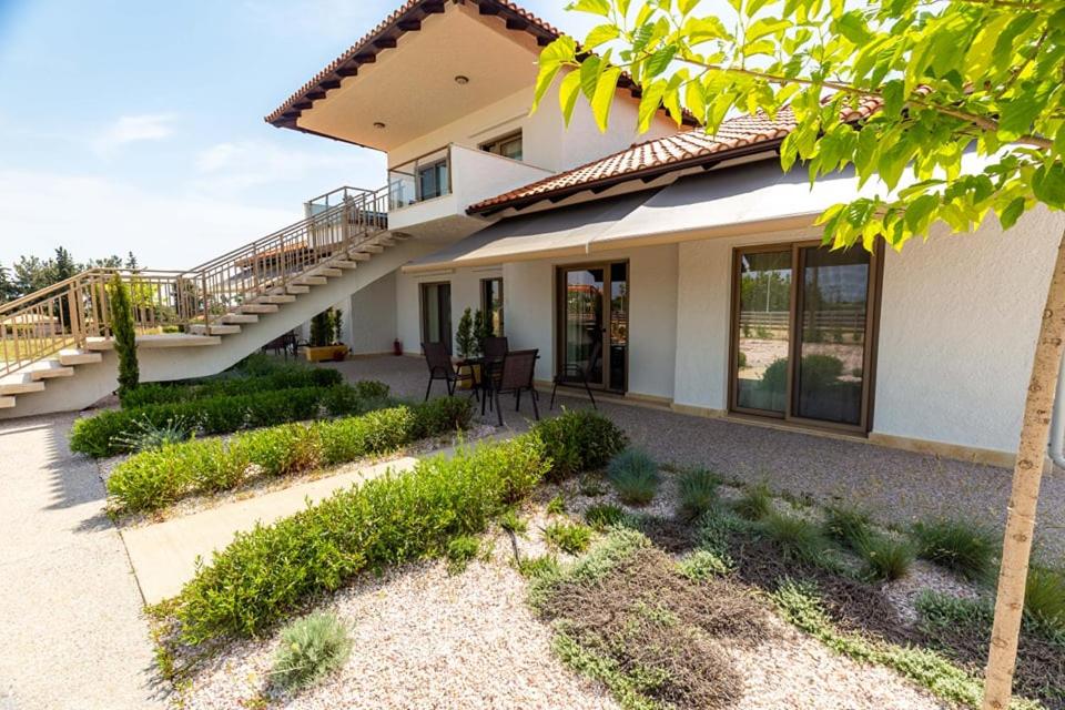 Varkes Suites 2, Nea Moudania