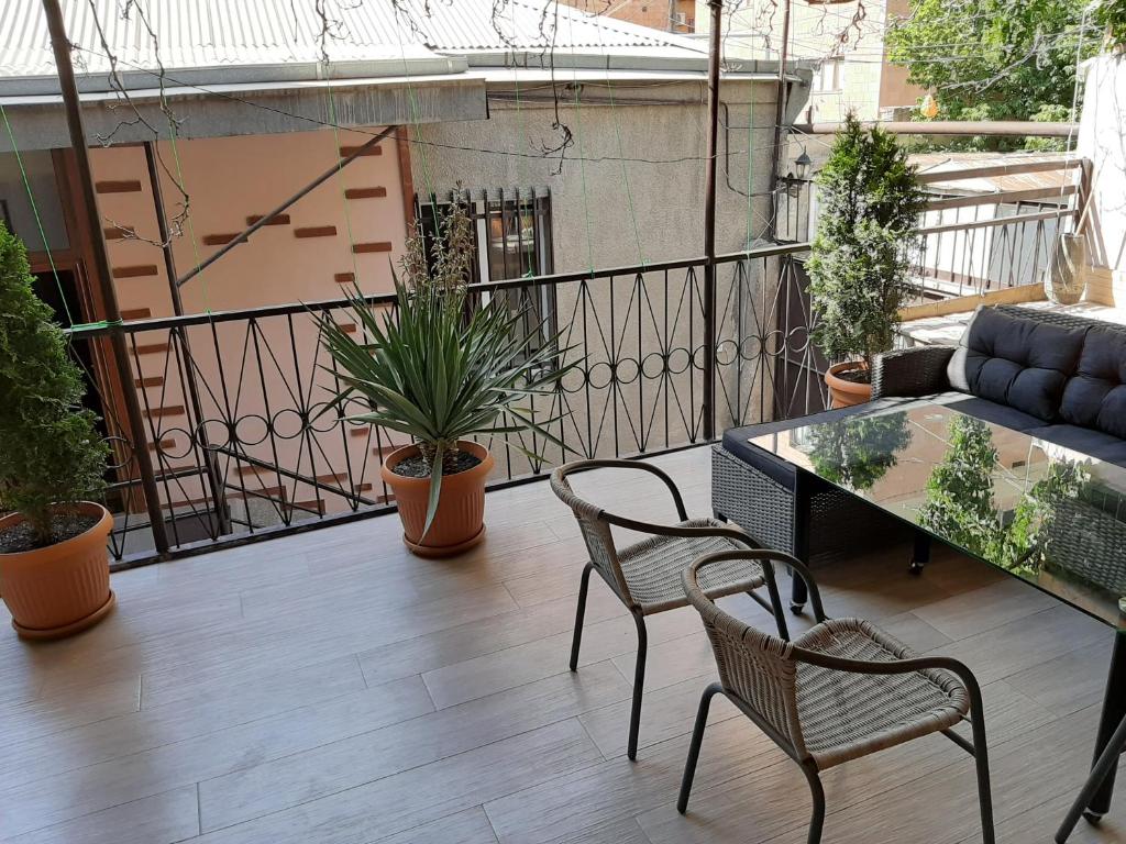 Shara Talyan 8/2 Guest House photo