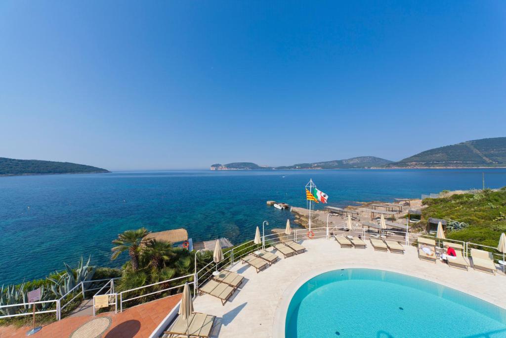Swimming pool, El Faro Hotel & Spa in Alghero