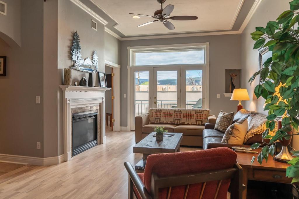 Mears House Unit 2D, Durango