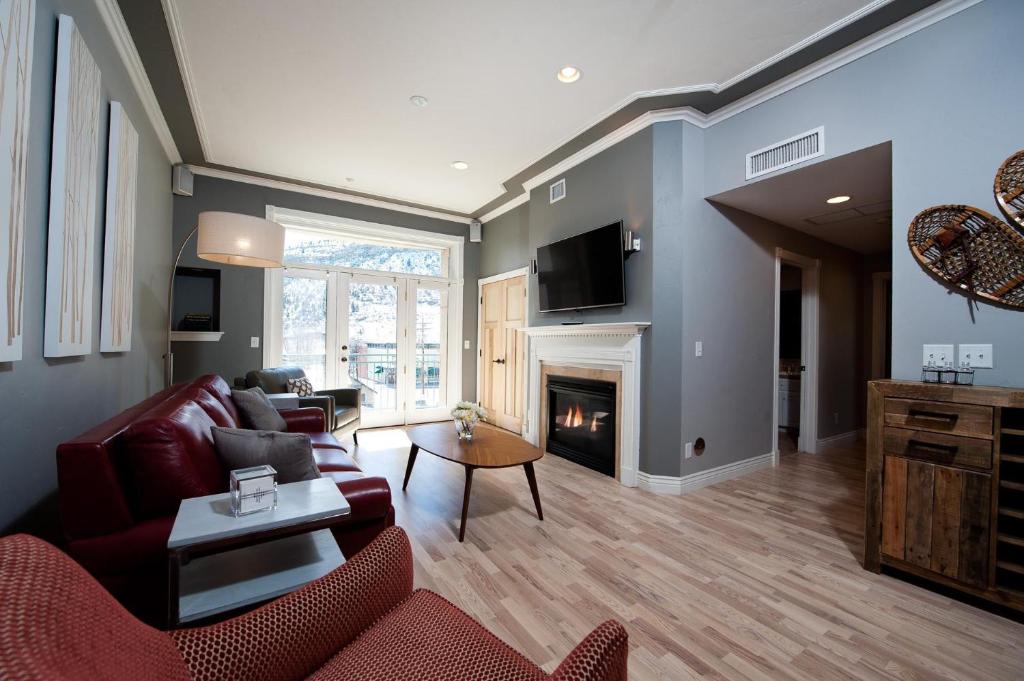 Mears House Unit 2C, Durango