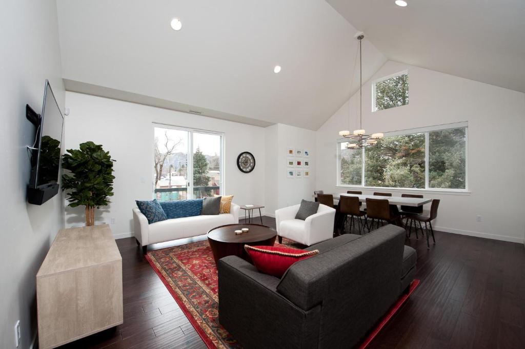 2201 Main Avenue, Durango