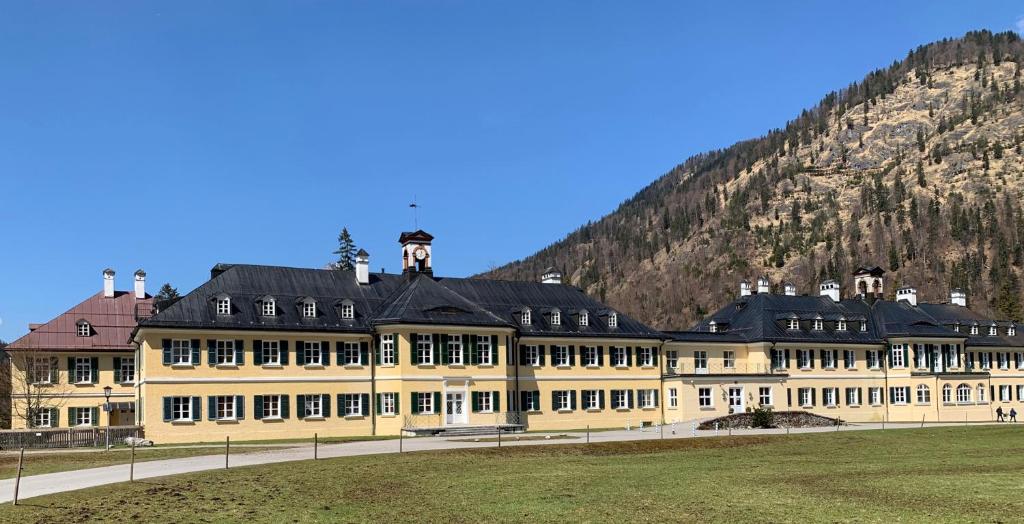 Pop-Up Lodge Wildbad Kreuth — Hotel in Kreuth