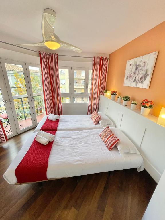 Apartamentos Sevilla — Hotel in València