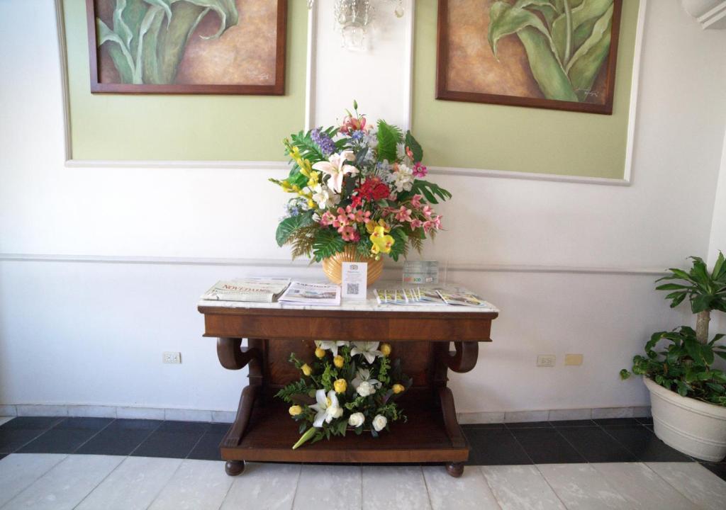 Hotel Francis Drake photo