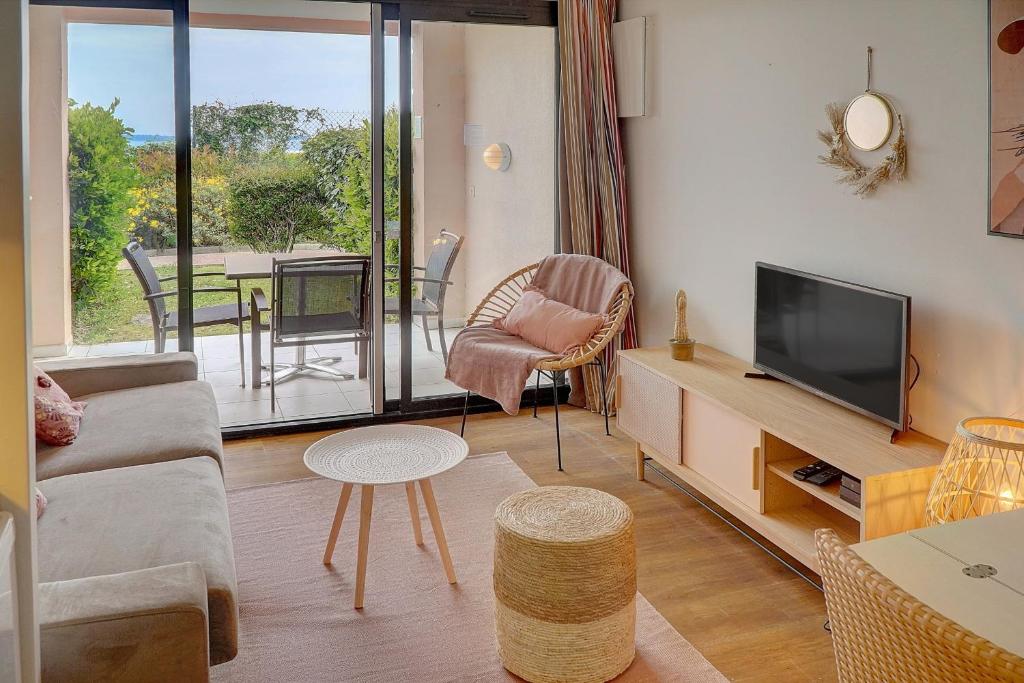 IMMOGROOM - 2 Rooms renovated - Pool - Terrace - Garden - Parking -, Cannes