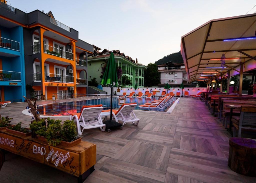 Speedy Apart Otel スイミングプール