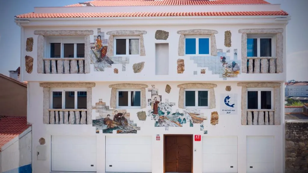 Pincheiro Apartamentos Turísticos，位于卡拉米尼亚尔镇的酒店