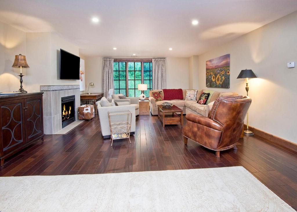 Ascent Residence 309, Avon