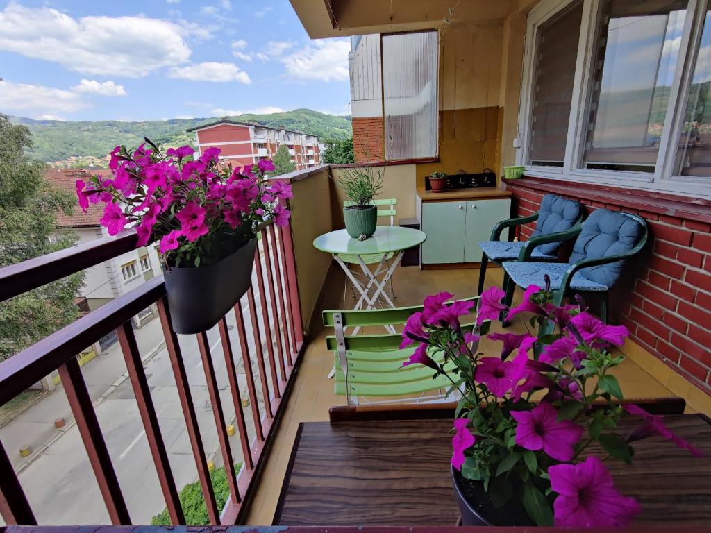 Aunt's Place - 2