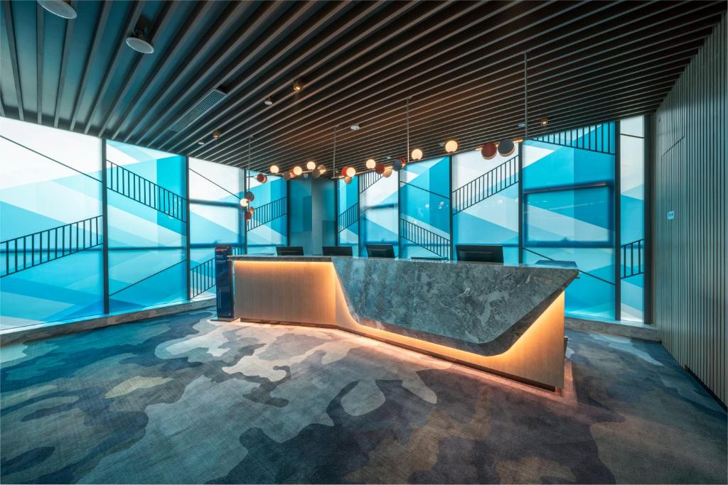 ホリデイ イン エクスプレス ジューハイ ゴンベイ バイ IHG (Holiday Inn Express Zhuhai Gongbei By IHG) 外観