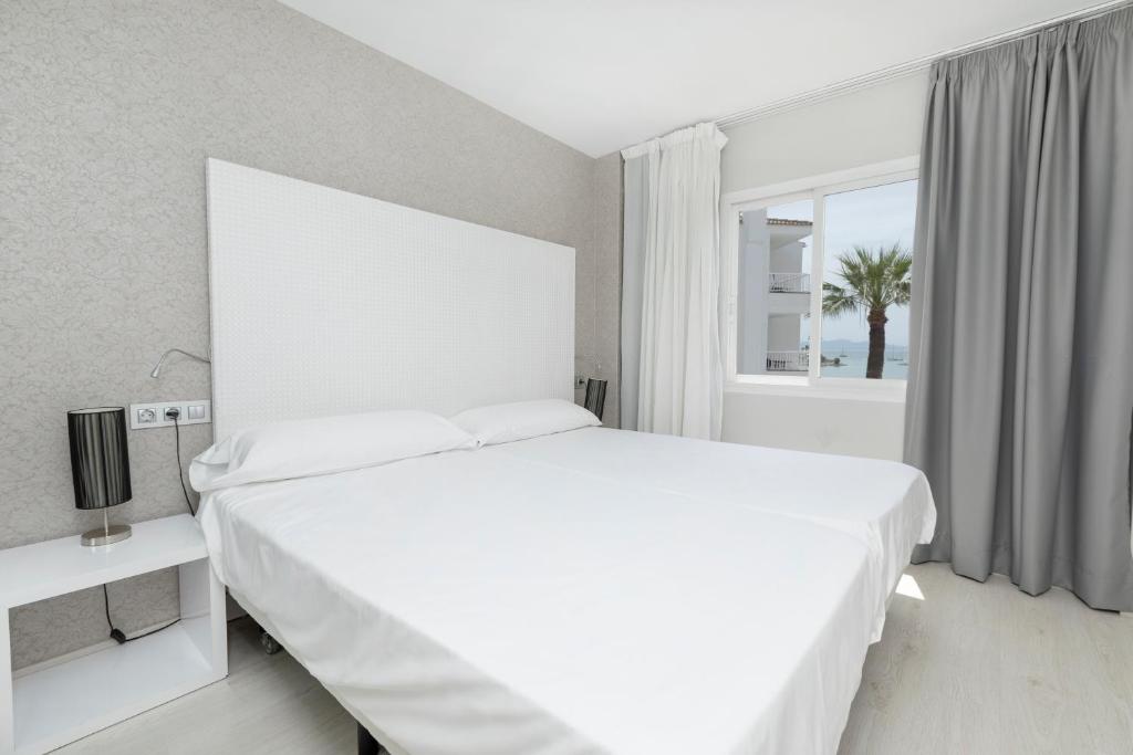 Sand Beach Apartments photo