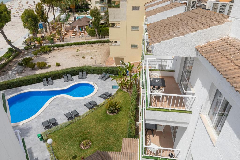 Sand Beach Apartments photo