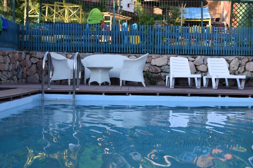 Swimming pool, Гостевои дом Chimgan Apple Garden in Yusufkhona
