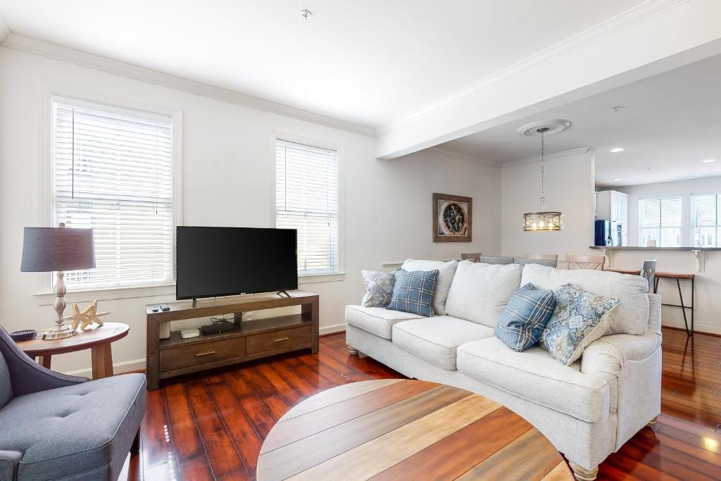 Sunset Island - 11 Island Edge, Ocean City