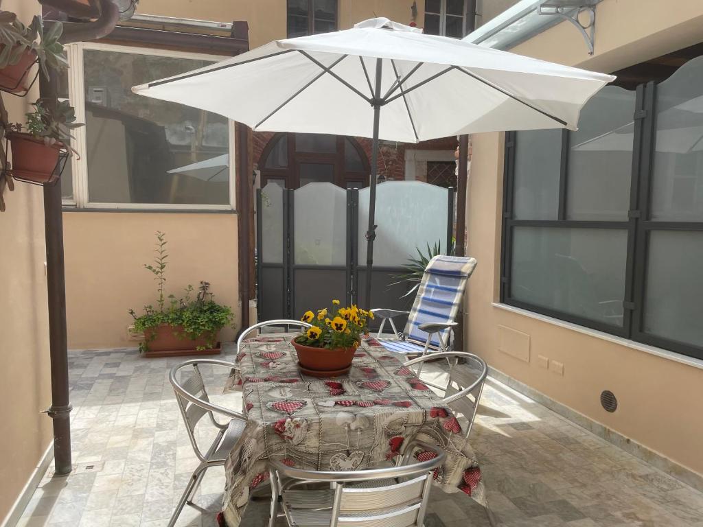 Corte Navari - GuestHouse Fred, Pietrasanta