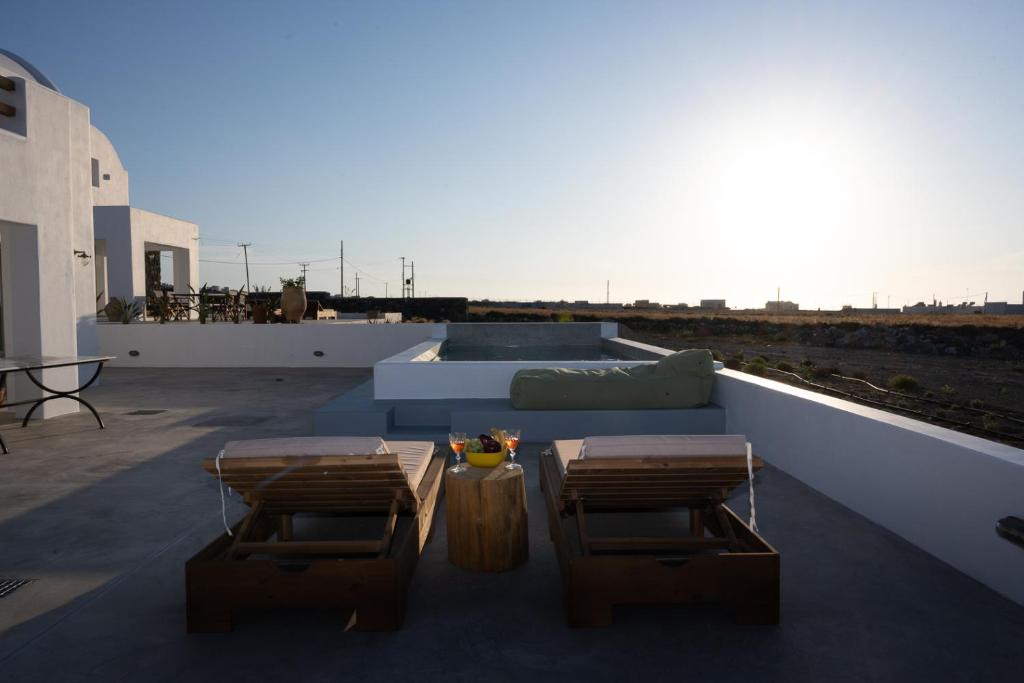 Oia Kissiri - private pool villas photo