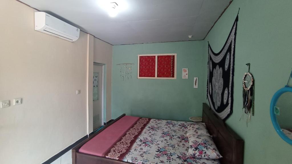Harry's Ocean House Watukarung Homestay photo