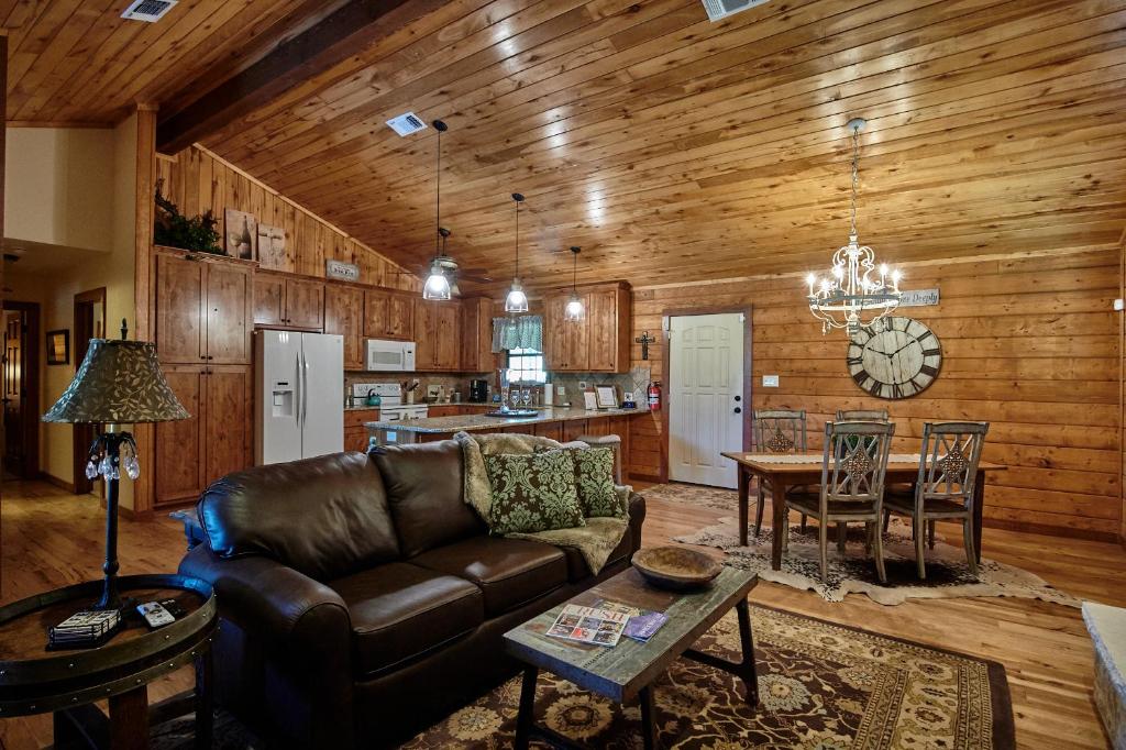 Gateway Gathering - Cabin, Luckenbach