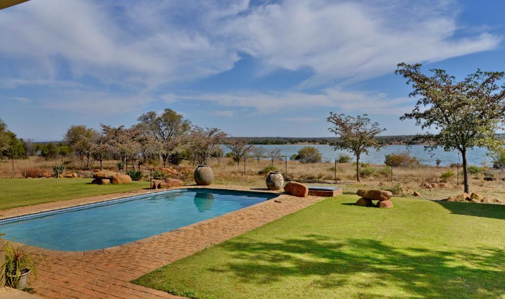 スイミングプール