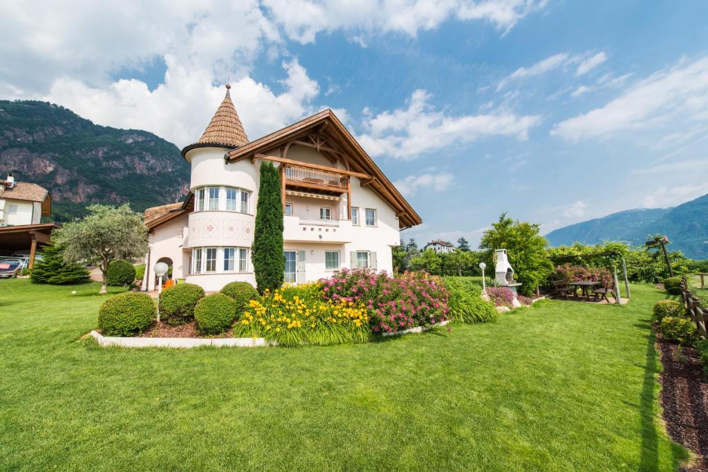 Dissertorihof, Andrian