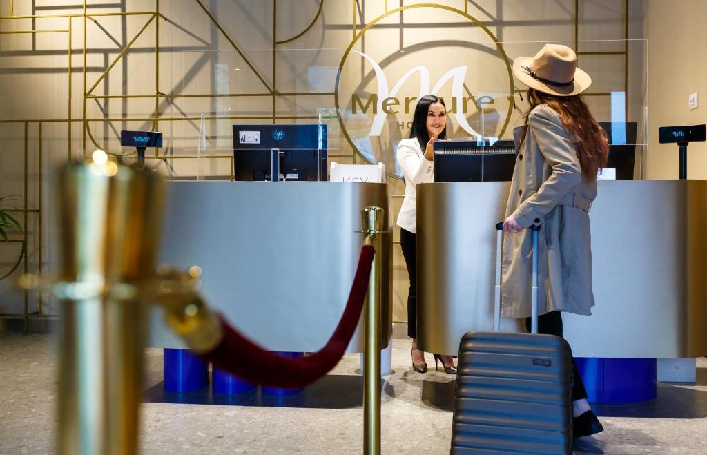 フロント・ロビー